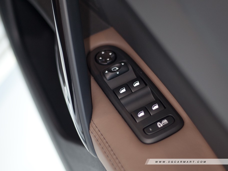 https://i.i-sgcm.com/new_cars/cars/11279/11279_g22