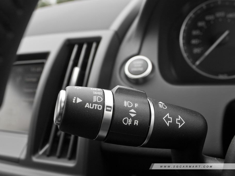 https://i.i-sgcm.com/new_cars/cars/11280/11280_g25