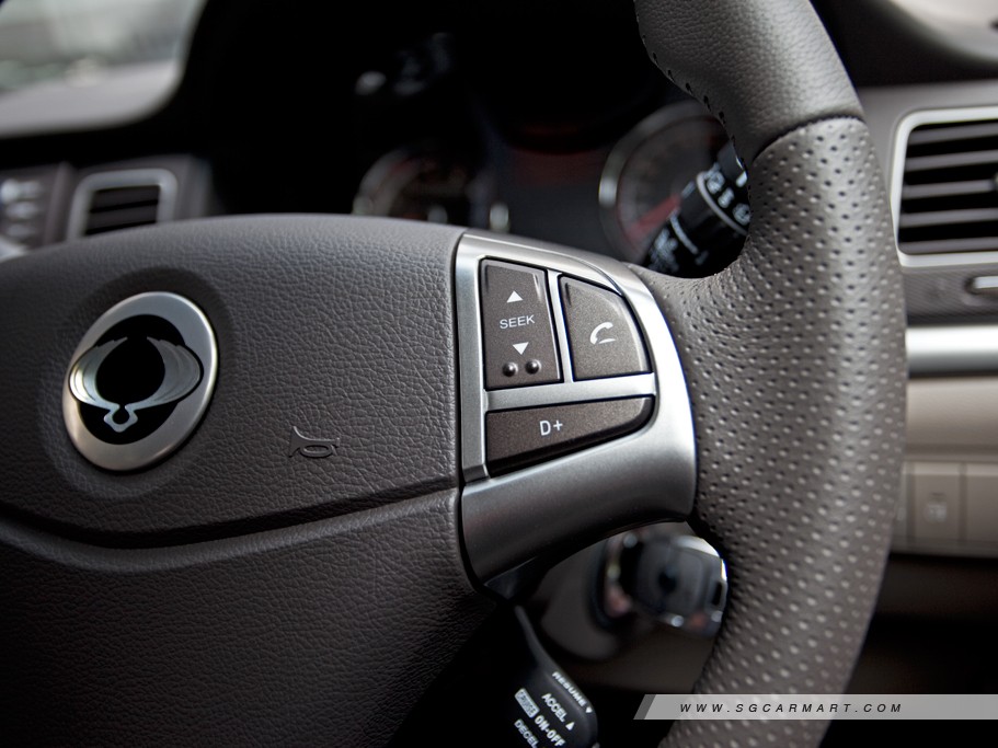 https://i.i-sgcm.com/new_cars/cars/11281/11281_g15