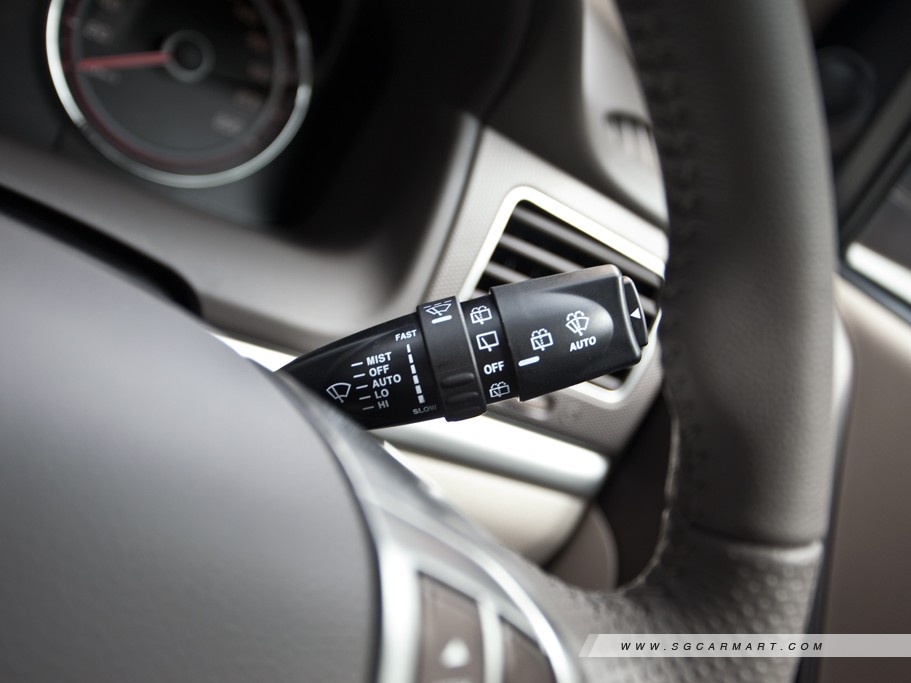 https://i.i-sgcm.com/new_cars/cars/11281/11281_g18