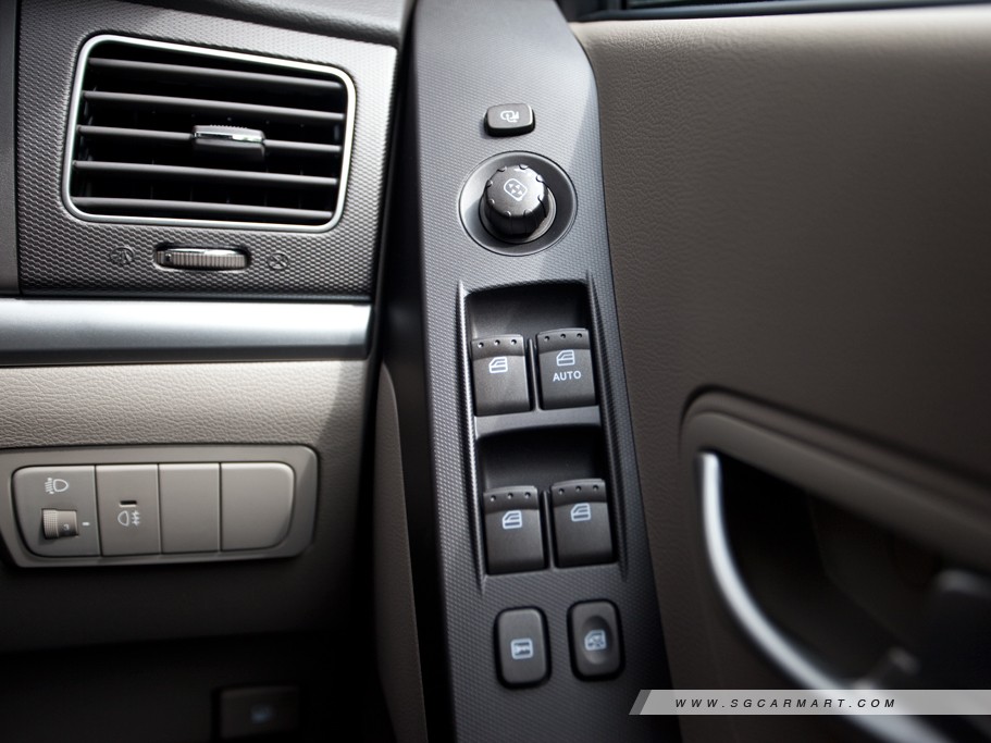 https://i.i-sgcm.com/new_cars/cars/11281/11281_g28