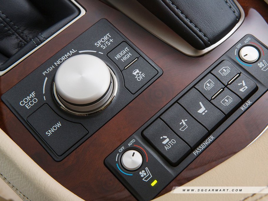 https://i.i-sgcm.com/new_cars/cars/11283/11283_g16