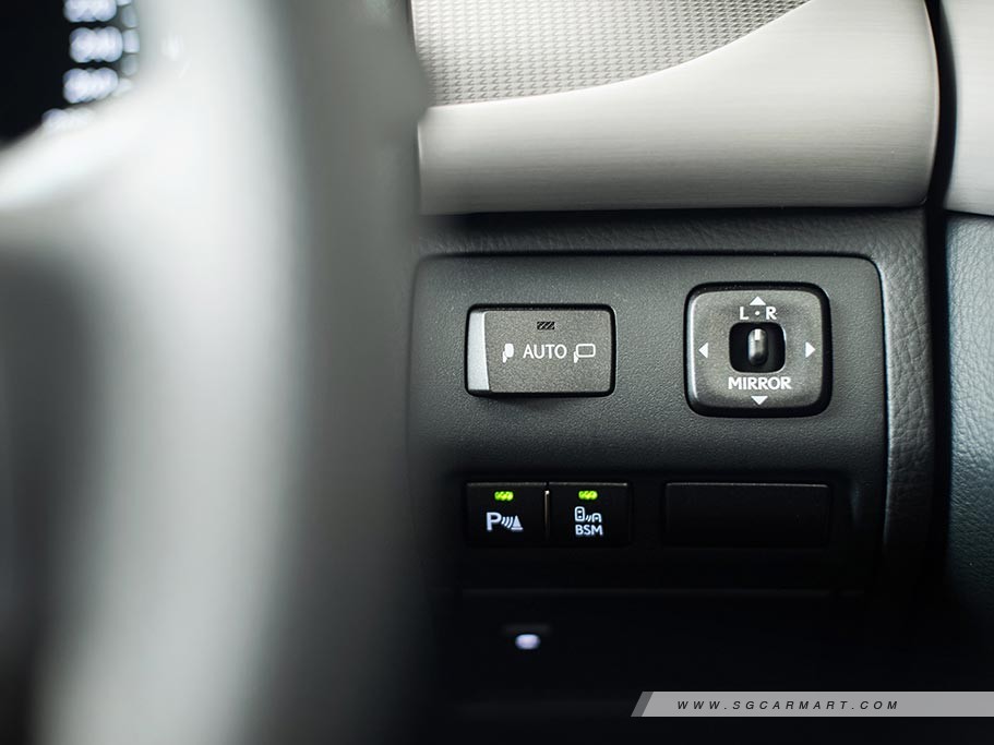 https://i.i-sgcm.com/new_cars/cars/11283/11283_g40