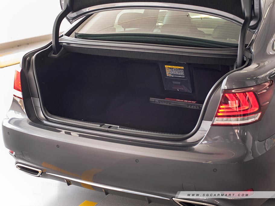 https://i.i-sgcm.com/new_cars/cars/11283/11283_g44