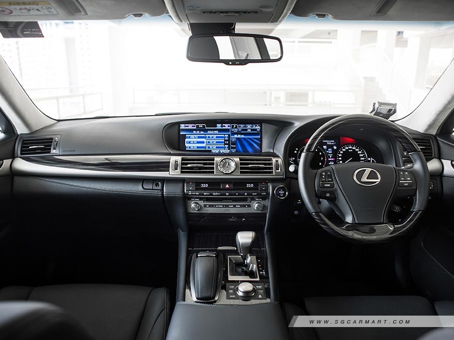 https://i.i-sgcm.com/new_cars/cars/11284/11284_g18