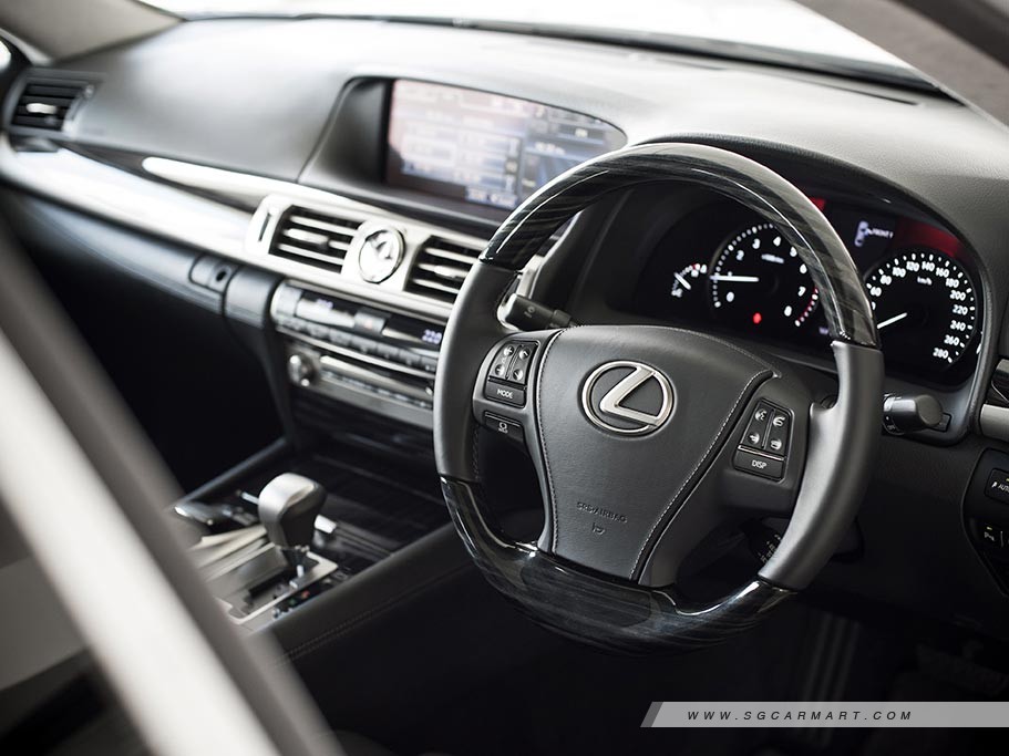 https://i.i-sgcm.com/new_cars/cars/11284/11284_g19