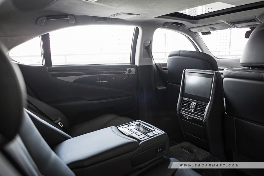 https://i.i-sgcm.com/new_cars/cars/11284/11284_g26