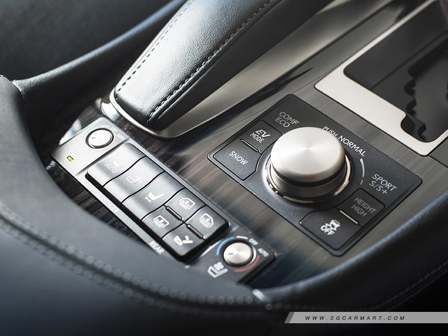 https://i.i-sgcm.com/new_cars/cars/11284/11284_g31
