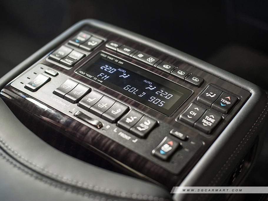 https://i.i-sgcm.com/new_cars/cars/11284/11284_g33