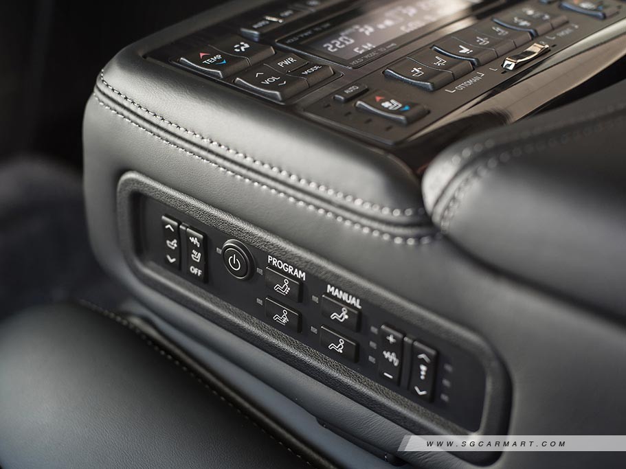 https://i.i-sgcm.com/new_cars/cars/11284/11284_g34