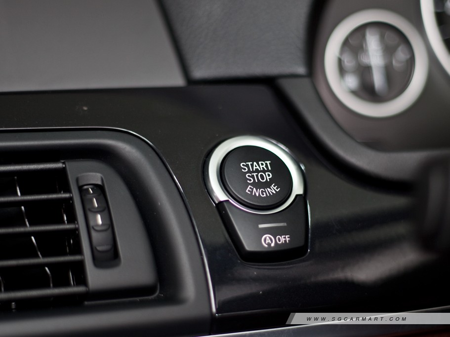 https://i.i-sgcm.com/new_cars/cars/11285/11285_g16