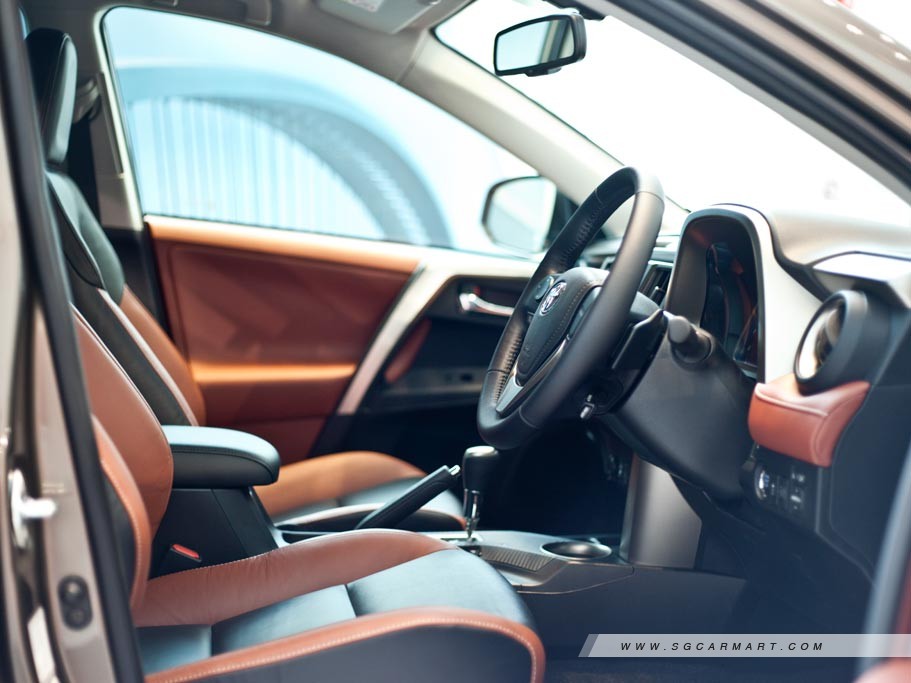 https://i.i-sgcm.com/new_cars/cars/11293/11293_g15