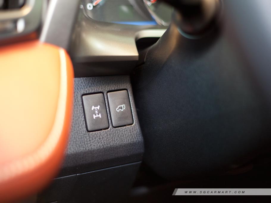 https://i.i-sgcm.com/new_cars/cars/11293/11293_g25