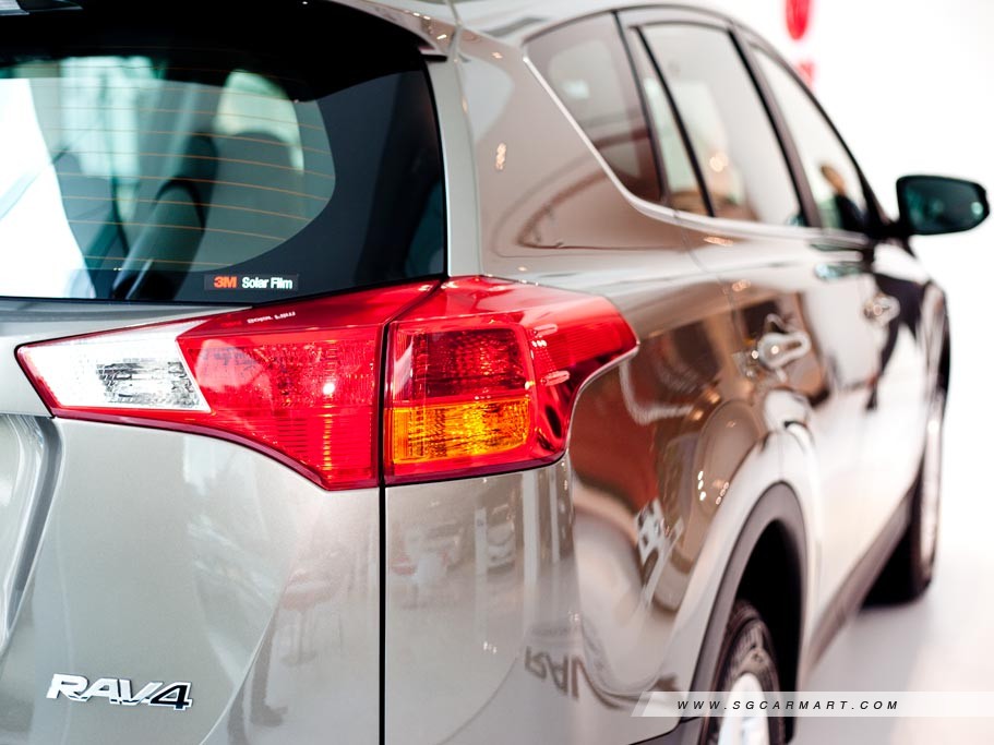 https://i.i-sgcm.com/new_cars/cars/11293/11293_g31
