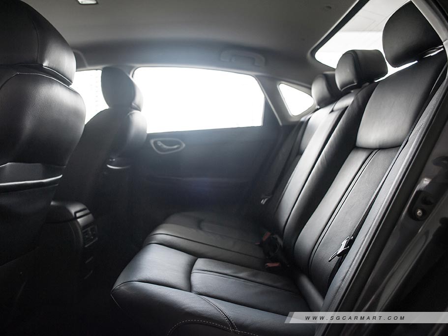 https://i.i-sgcm.com/new_cars/cars/11294/11294_g15