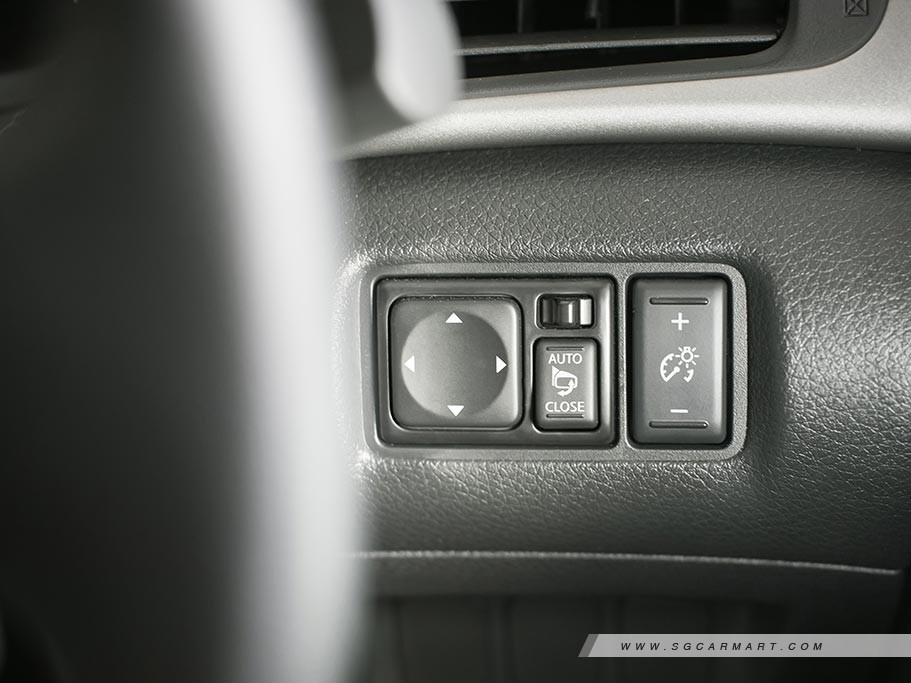 https://i.i-sgcm.com/new_cars/cars/11294/11294_g23