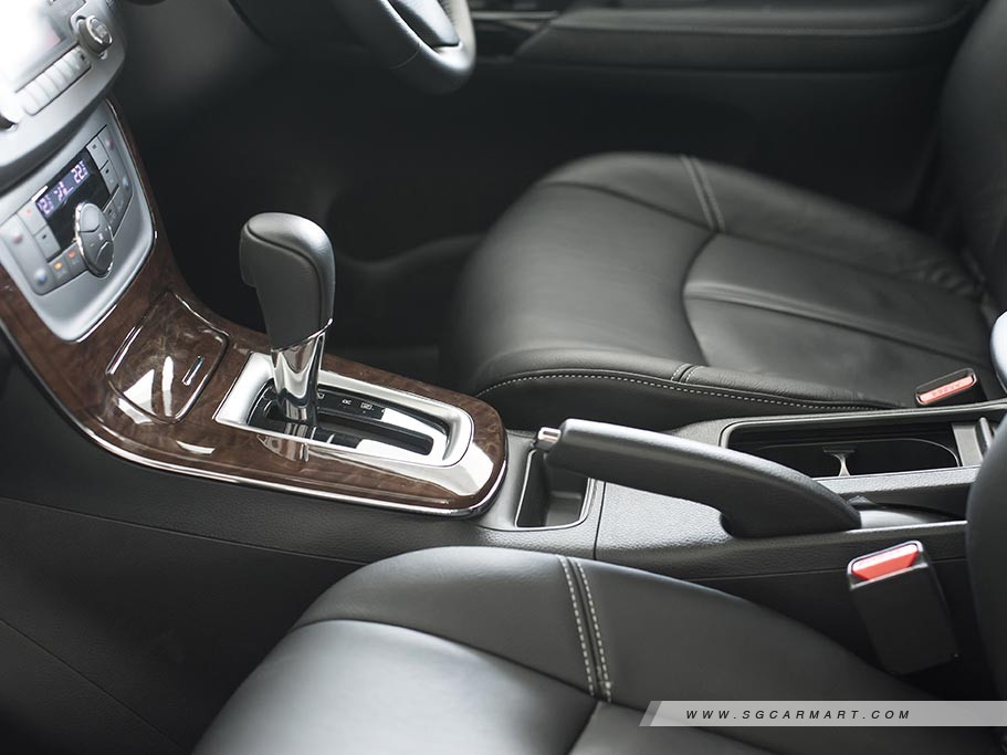 https://i.i-sgcm.com/new_cars/cars/11294/11294_g24