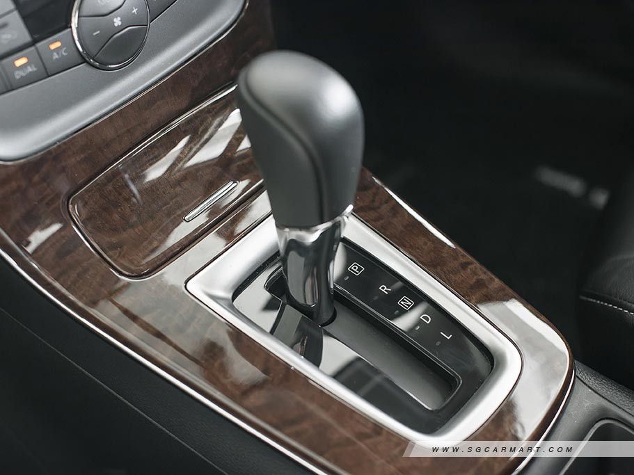 https://i.i-sgcm.com/new_cars/cars/11294/11294_g25