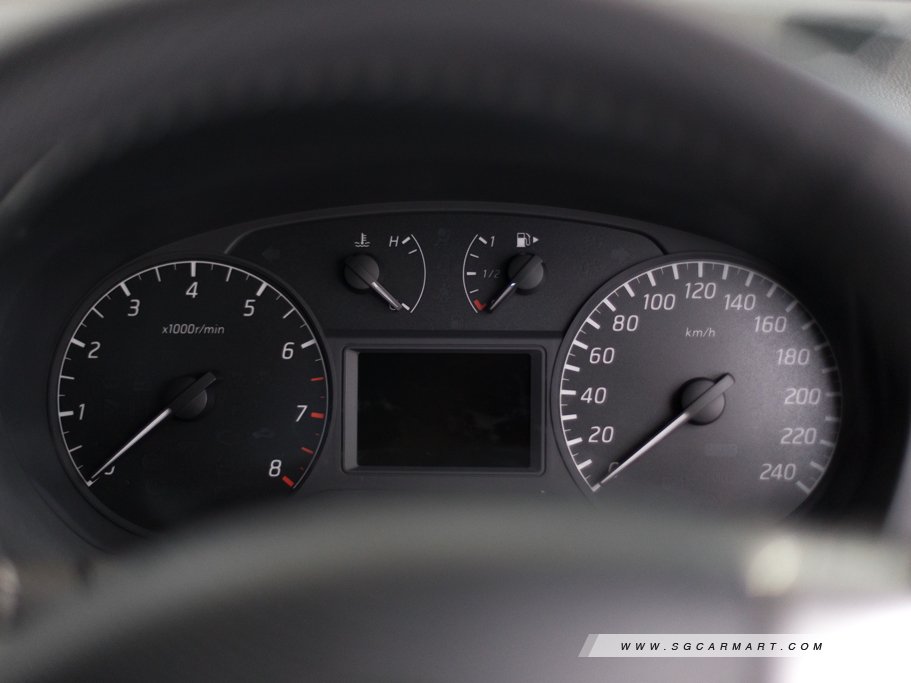 https://i.i-sgcm.com/new_cars/cars/11294/11294_g51