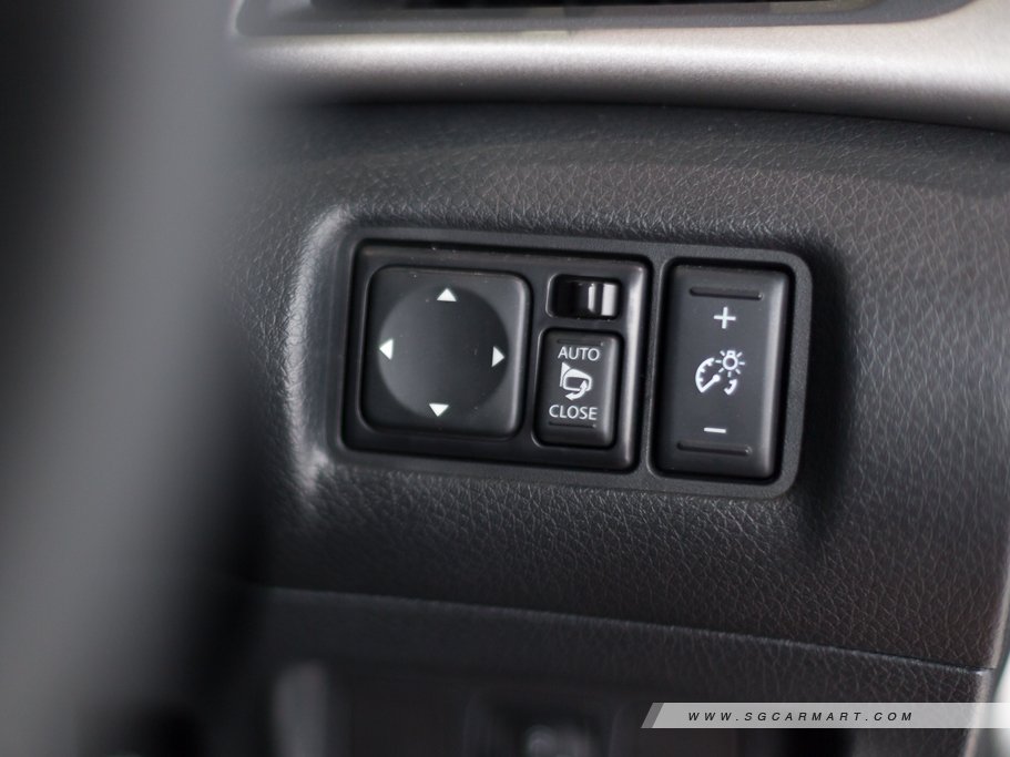 https://i.i-sgcm.com/new_cars/cars/11294/11294_g56
