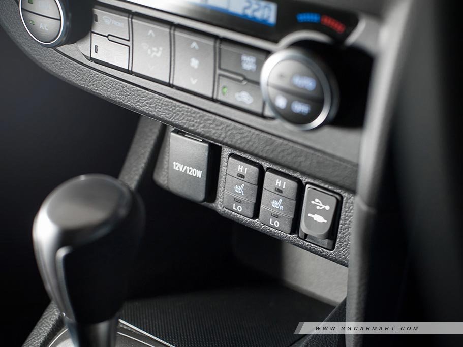 https://i.i-sgcm.com/new_cars/cars/11303/11303_g22