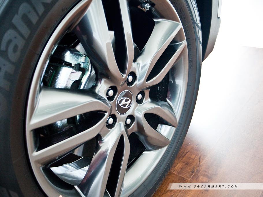 https://i.i-sgcm.com/new_cars/cars/11309/11309_g22