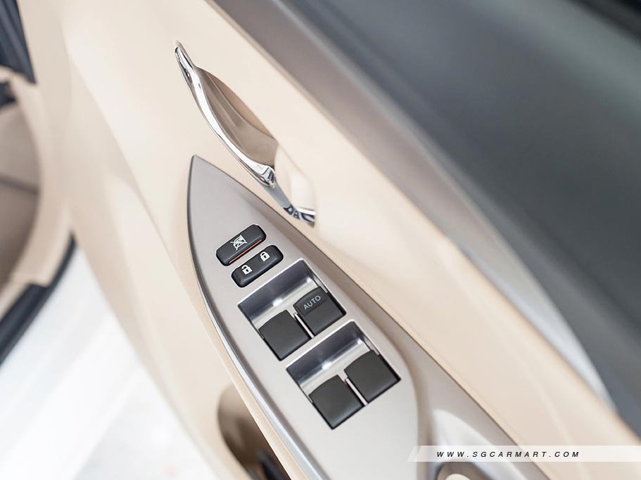 https://i.i-sgcm.com/new_cars/cars/11315/11315_g37