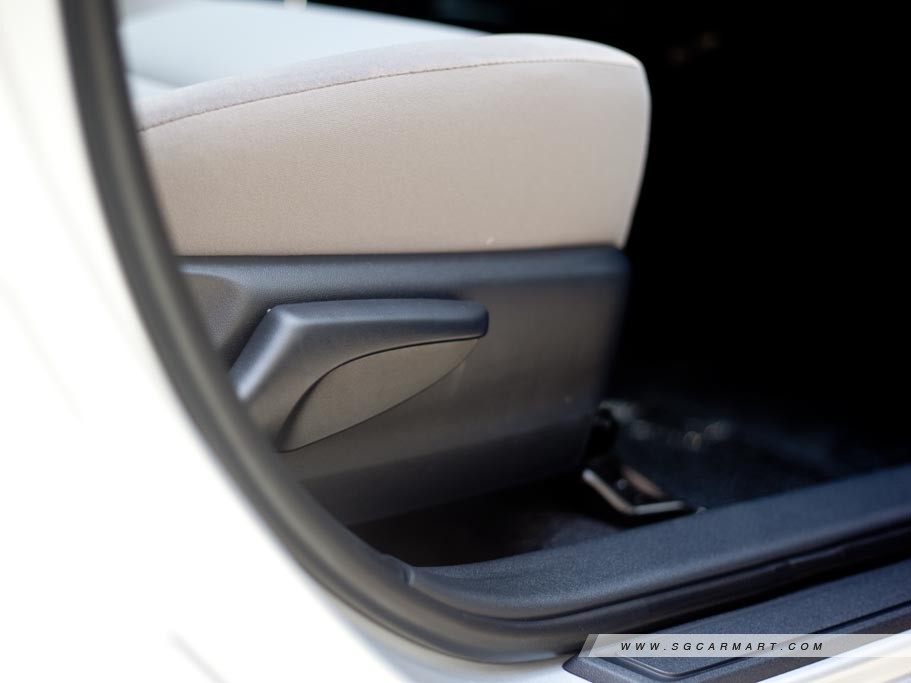 https://i.i-sgcm.com/new_cars/cars/11325/11325_g16