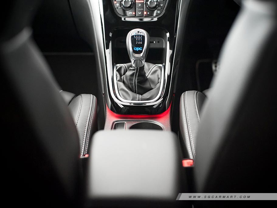 https://i.i-sgcm.com/new_cars/cars/11329/11329_g40