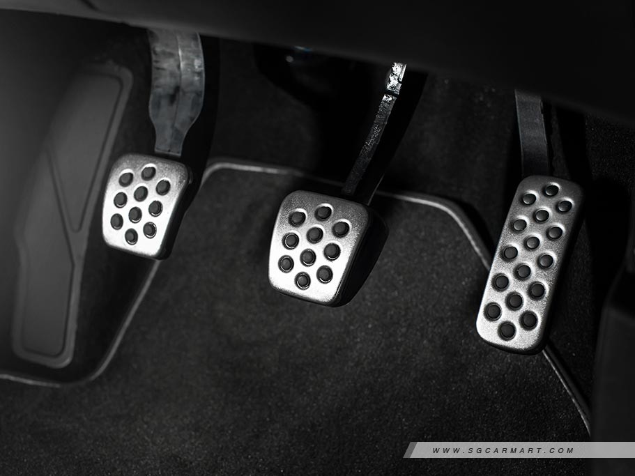 https://i.i-sgcm.com/new_cars/cars/11329/11329_g43