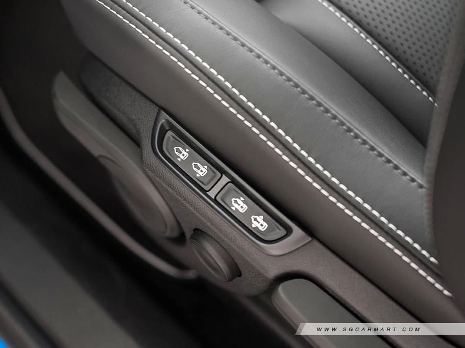 https://i.i-sgcm.com/new_cars/cars/11329/11329_g44