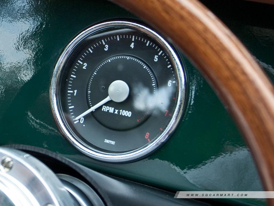 https://i.i-sgcm.com/new_cars/cars/11347/11347_g14
