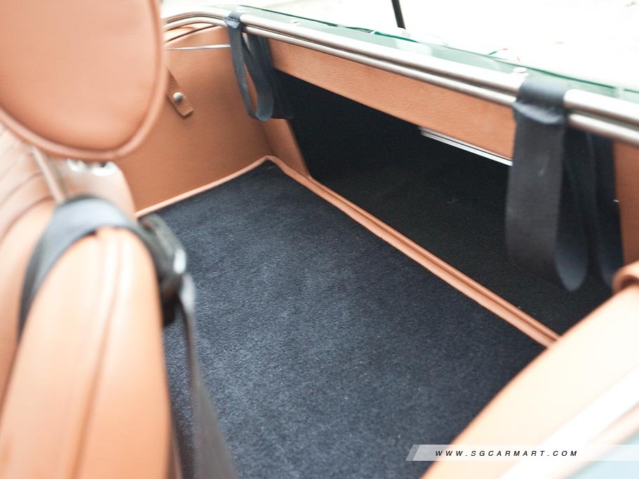 https://i.i-sgcm.com/new_cars/cars/11347/11347_g18