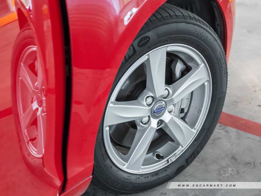https://i.i-sgcm.com/new_cars/cars/11349/11349_g32