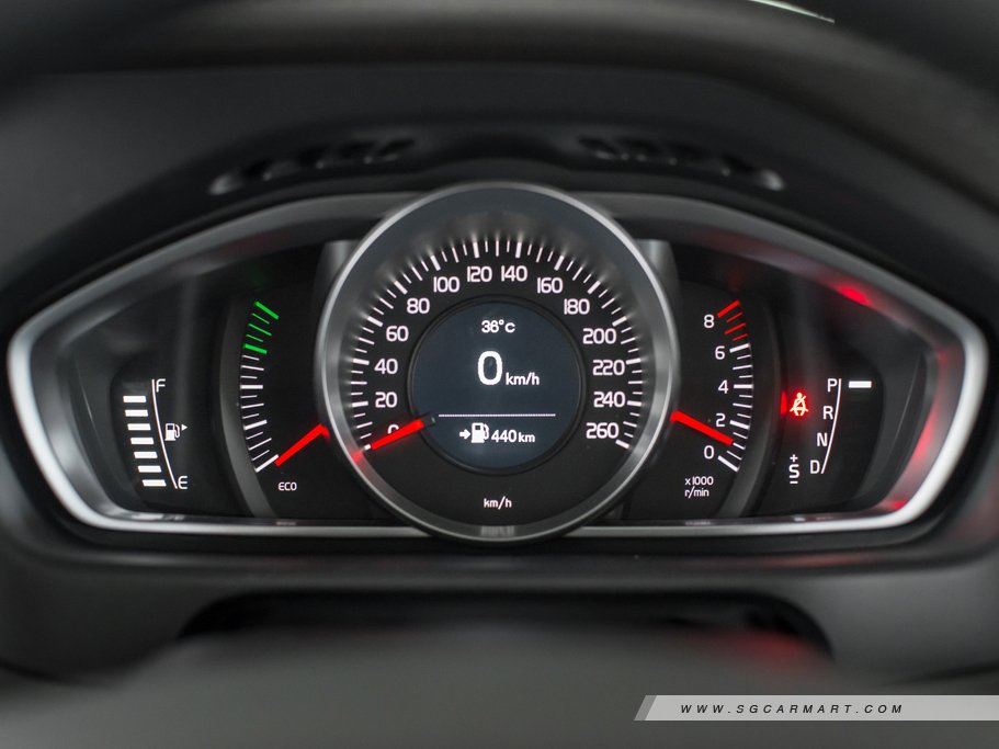 https://i.i-sgcm.com/new_cars/cars/11349/11349_g38