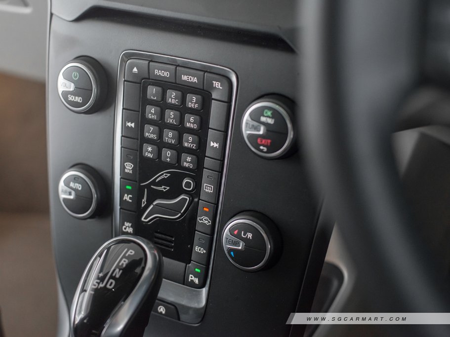 https://i.i-sgcm.com/new_cars/cars/11349/11349_g40