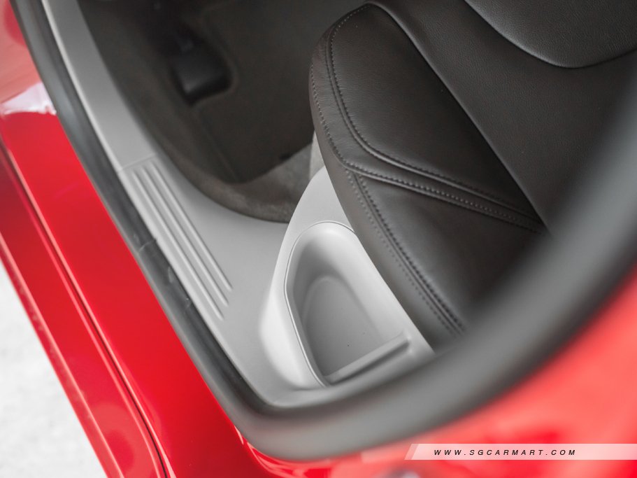 https://i.i-sgcm.com/new_cars/cars/11349/11349_g44