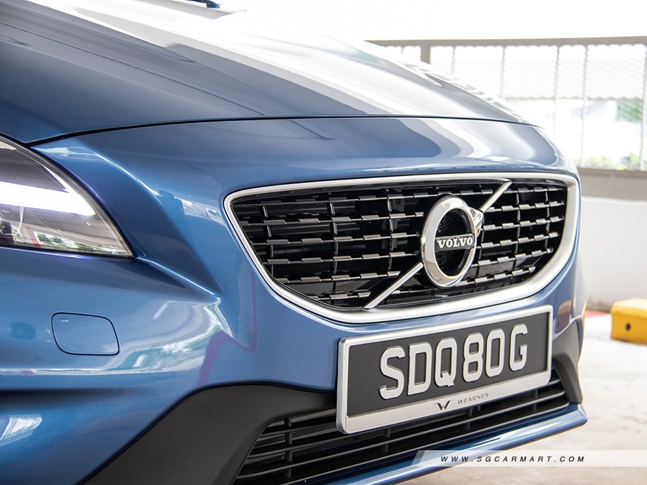 https://i.i-sgcm.com/new_cars/cars/11349/11349_g74