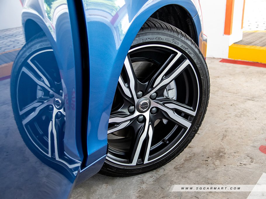 https://i.i-sgcm.com/new_cars/cars/11349/11349_g75