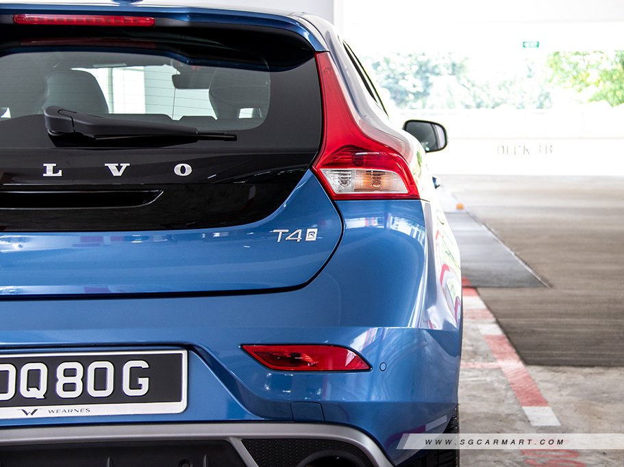 https://i.i-sgcm.com/new_cars/cars/11349/11349_g76