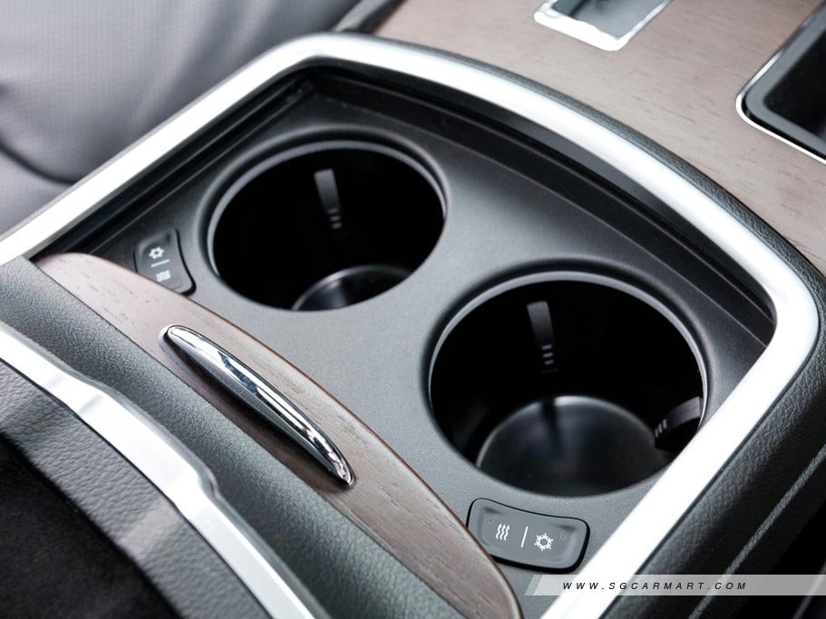 https://i.i-sgcm.com/new_cars/cars/11350/11350_g15