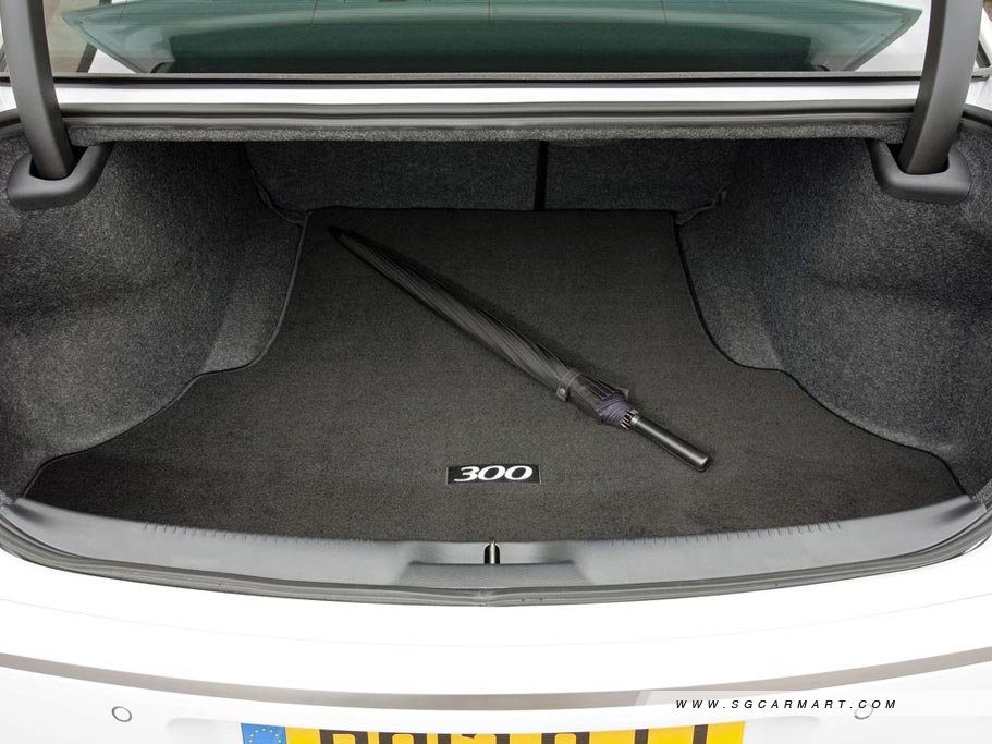 https://i.i-sgcm.com/new_cars/cars/11350/11350_g18