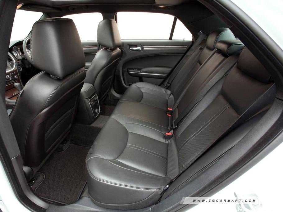 https://i.i-sgcm.com/new_cars/cars/11350/11350_g7