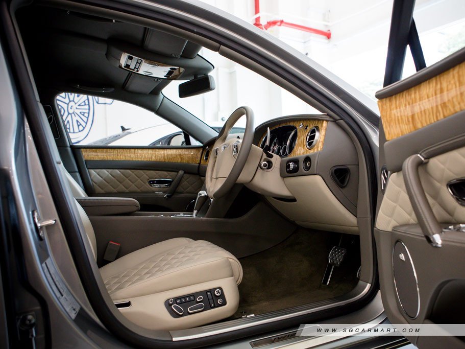 https://i.i-sgcm.com/new_cars/cars/11352/11352_g12