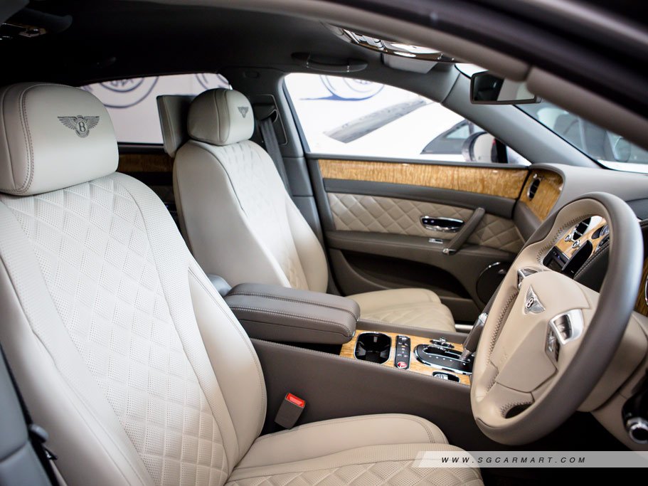 https://i.i-sgcm.com/new_cars/cars/11352/11352_g13