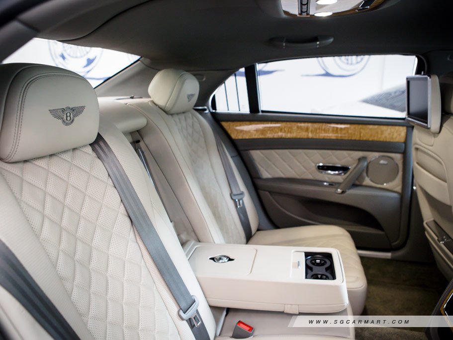 https://i.i-sgcm.com/new_cars/cars/11352/11352_g14