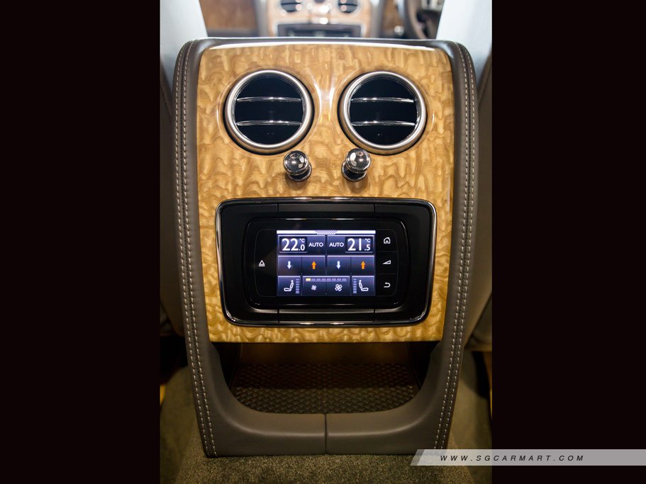 https://i.i-sgcm.com/new_cars/cars/11352/11352_g20