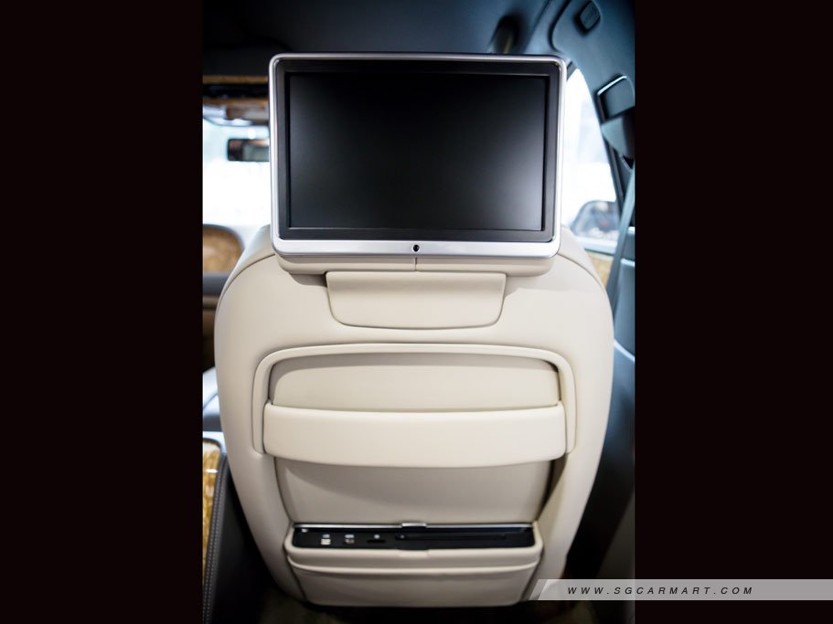 https://i.i-sgcm.com/new_cars/cars/11352/11352_g21