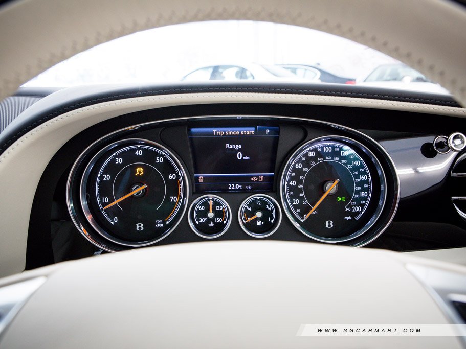 https://i.i-sgcm.com/new_cars/cars/11352/11352_g39