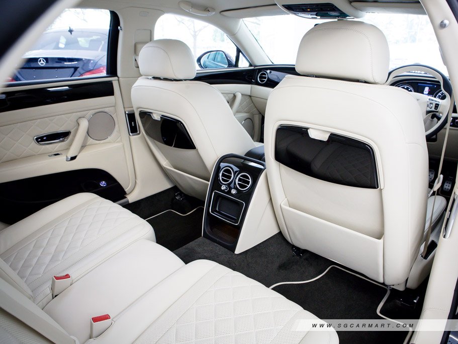 https://i.i-sgcm.com/new_cars/cars/11352/11352_g47